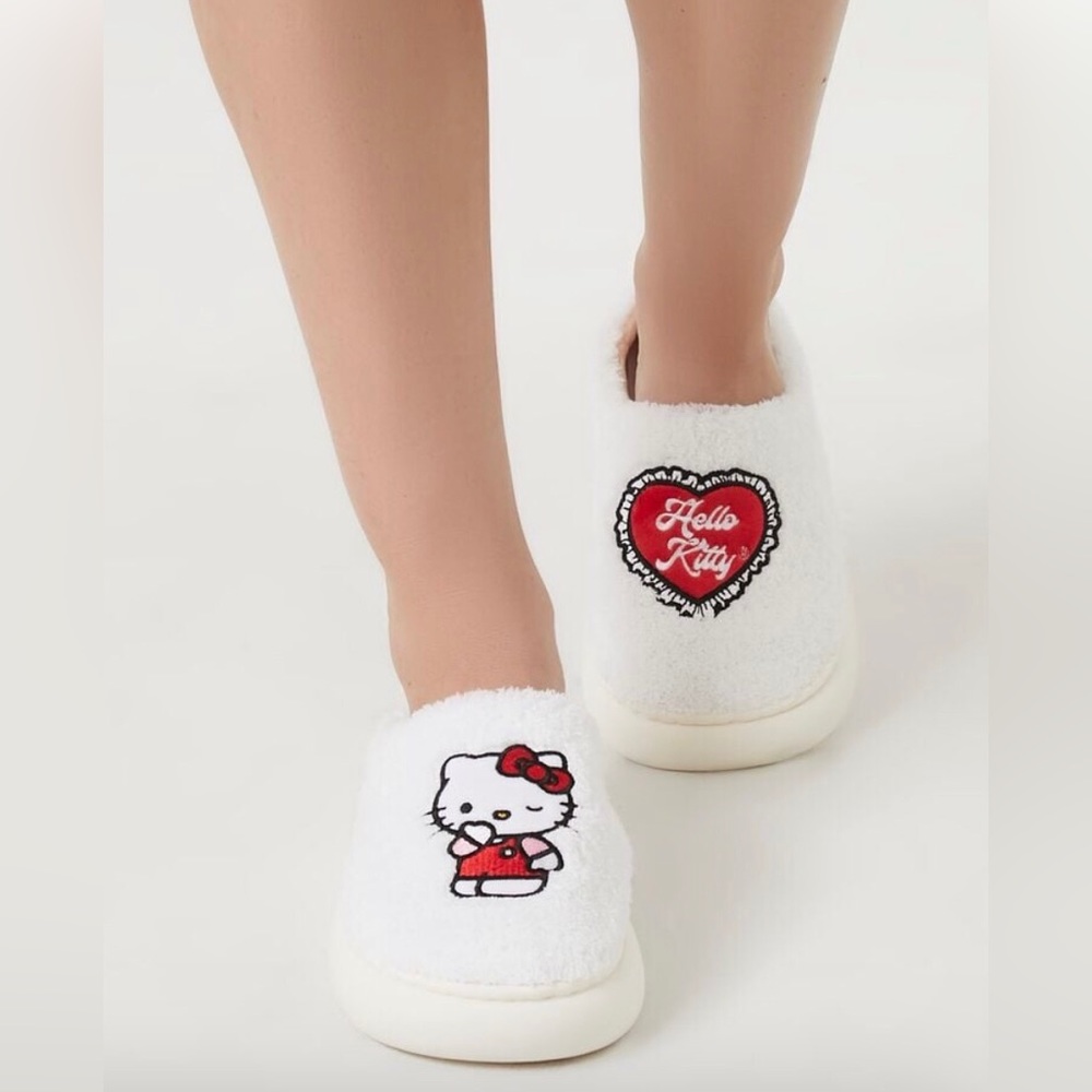 Hello Kitty FOREVER 21 slippers